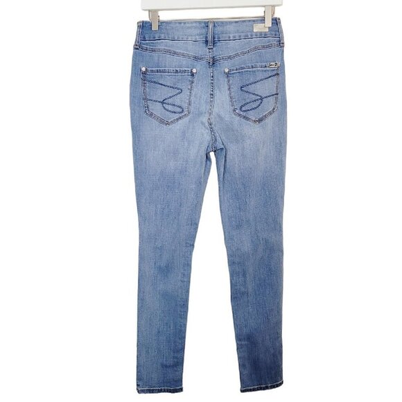 Seven7 Sz 8 Tummyless High Rise Skinny Jean Light Wash Distressed Knees Stretchy - Picture 2 of 9